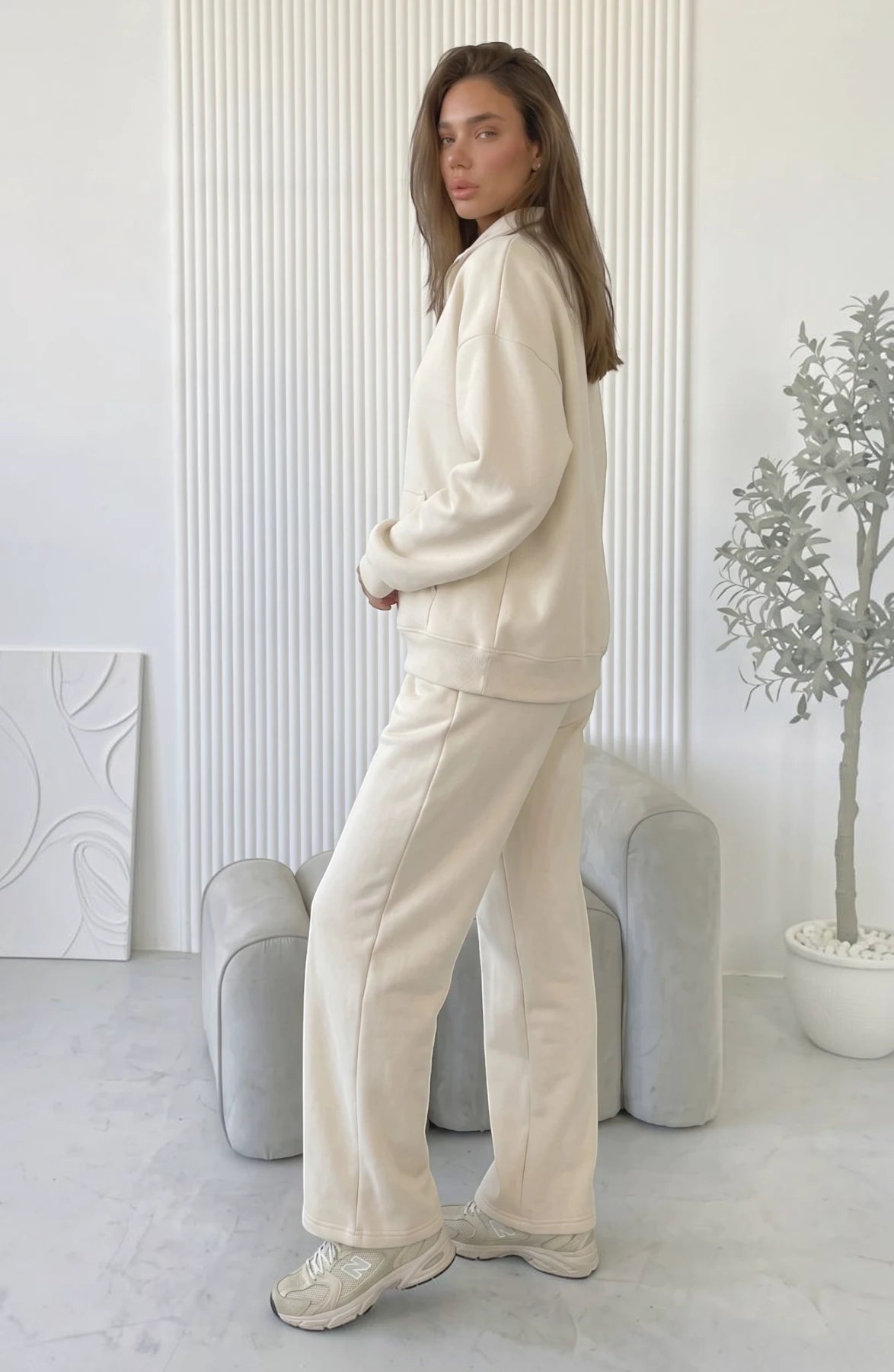 LORVENES cotton knit lounge set featuring a comfortable long-sleeve top and matching relaxed pants.