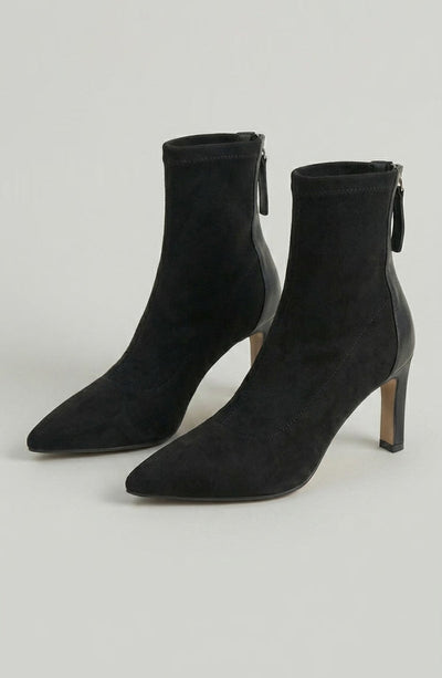 Elegant Stiletto Boot (600x920)