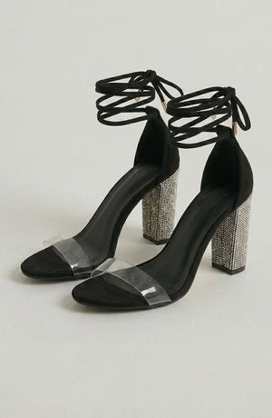 LORVENE Nova Elegance heels in black leather with pointed toes and stiletto heels, displayed on a white background. (600x920)