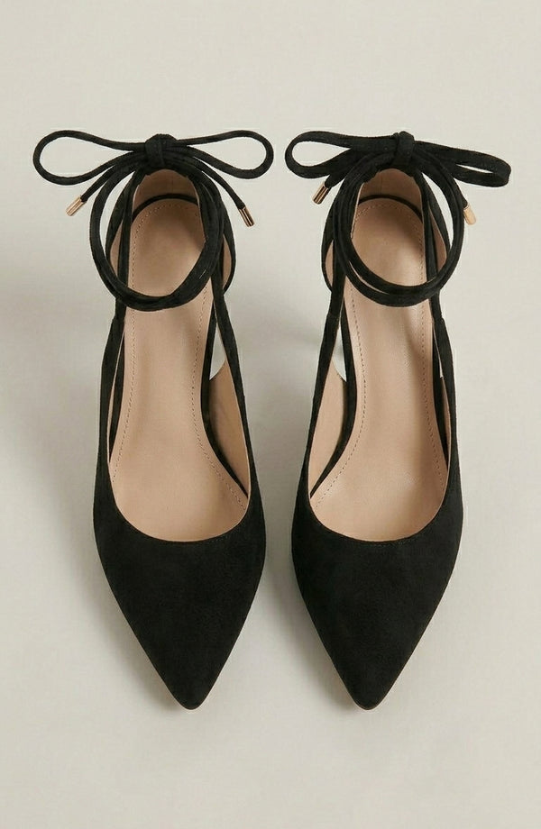 LORVENES hollow fashion sandals with open toe design, stylish straps, and comfortable flat soles for casual summer wear. (600x920)