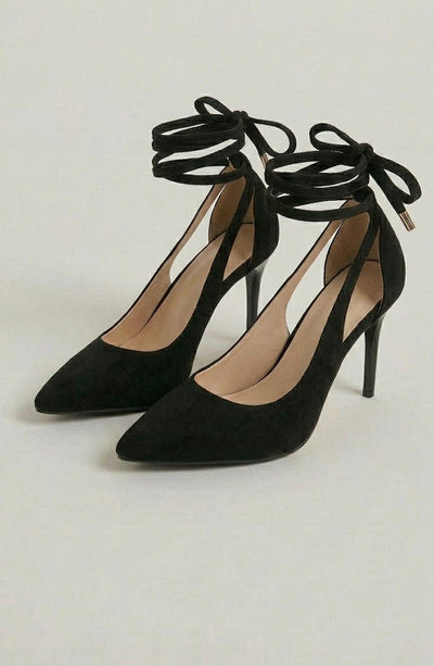 LORVENES hollow fashion sandals featuring open-toe design, stylish straps, and cushioned soles for casual summer wear (600x920)