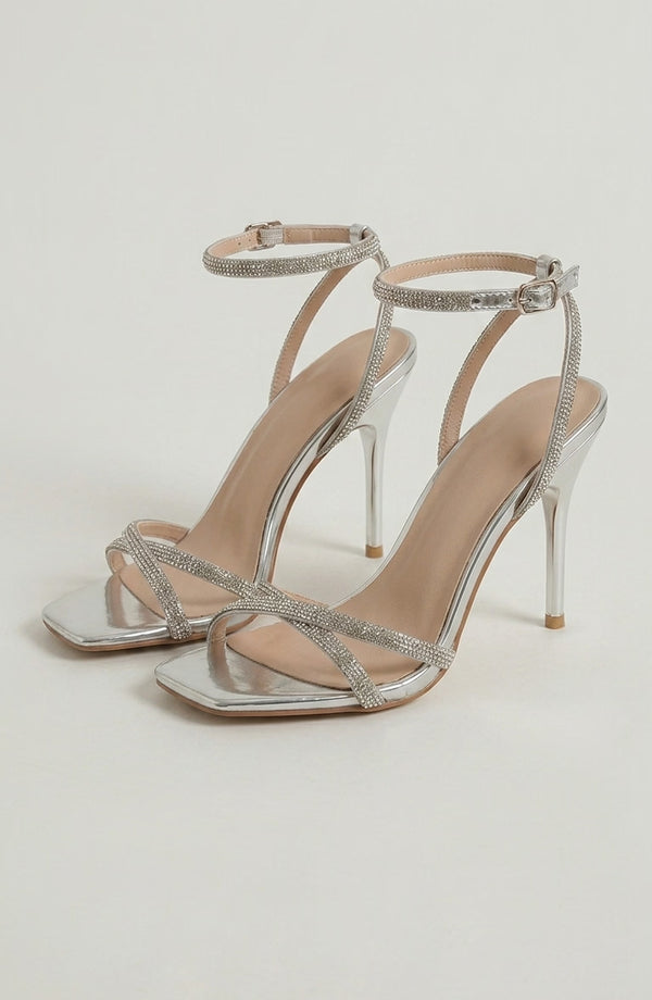 LORVENES rhinestone strap sandals with open toe design and flat sole, perfect for stylish summer footwear. (600x920)