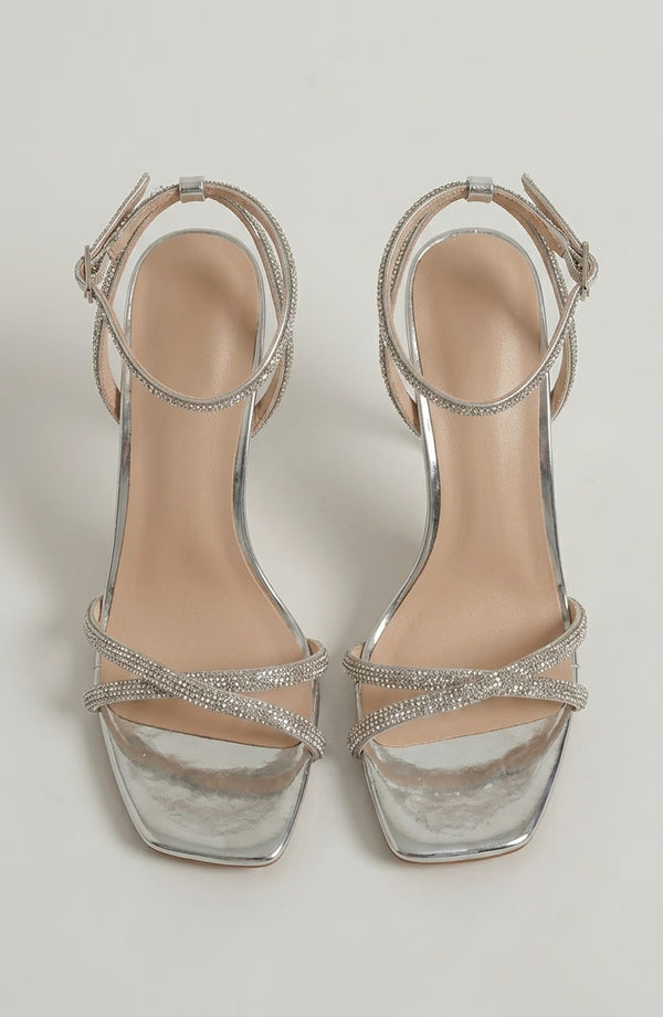 LORVENES rhinestone strap sandals with open toe design and block heel, featuring sparkling rhinestone embellishments for stylish wear. (600x920)