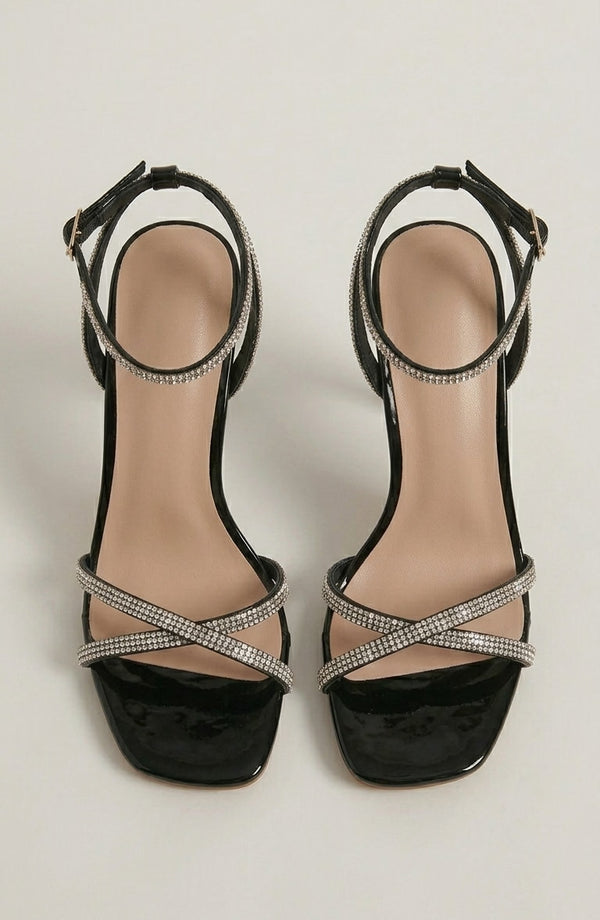 LORVENES rhinestone strap sandals featuring sparkling rhinestone embellishments and open-toe design on a neutral background (600x920)