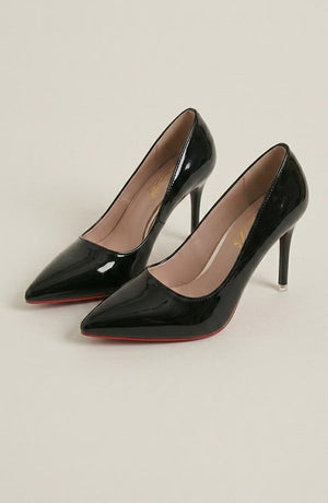 LORVENES Pure Essence Heels featuring elegant pointed toes and sleek design, perfect for formal and stylish occasions. (600x920)