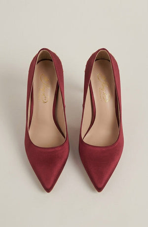 LORVENES Opal Muse heels featuring sleek design and elegant style, with a close-up of the black high-heeled shoes. (600x920)