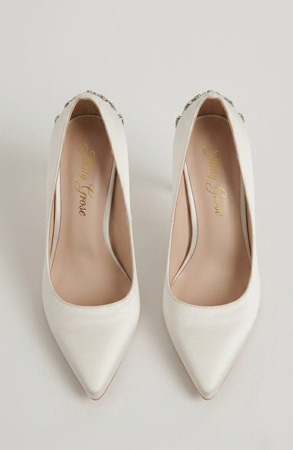 LORVENES Opal Muse heels featuring a sleek design with a pointed toe and stylish heel, perfect for elegant occasions. (600x920)