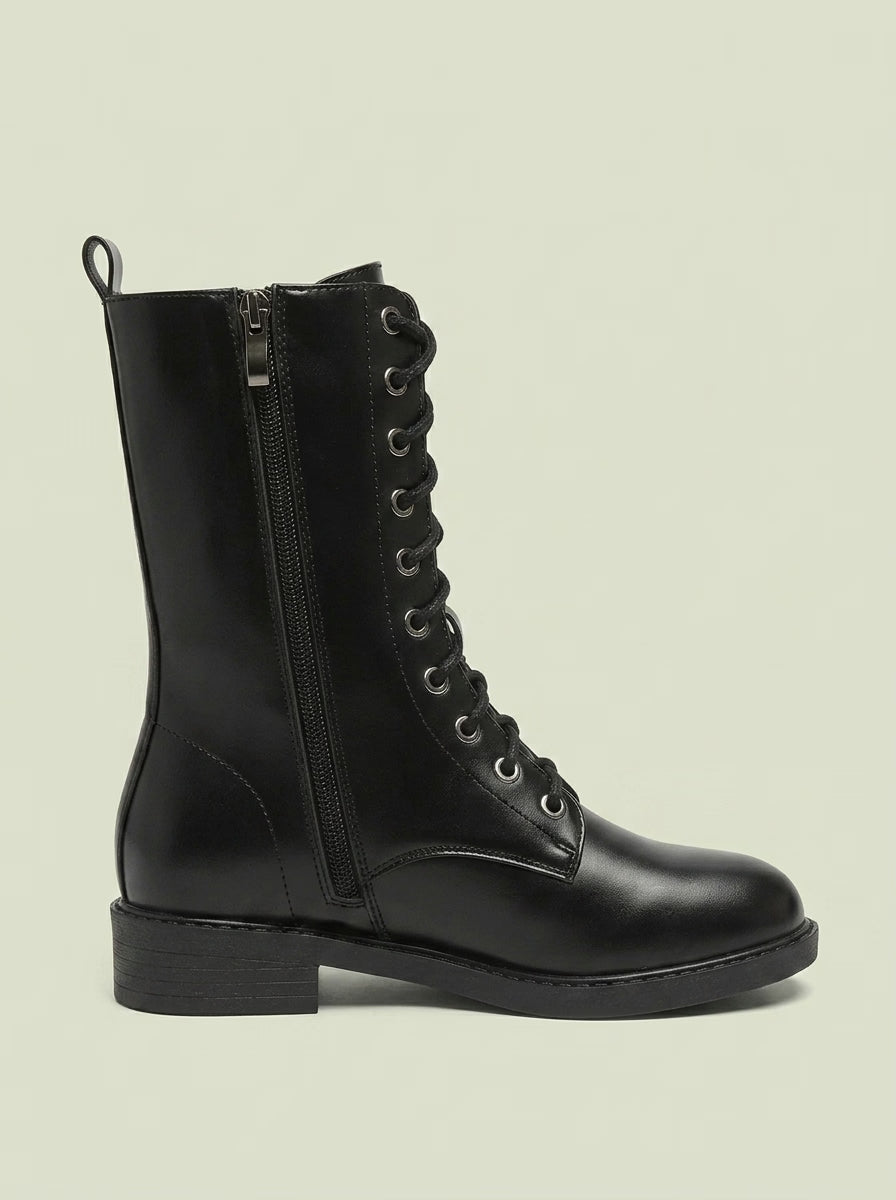 LORVENES classic military boot with sturdy leather upper, lace-up design, and rugged outsole for durable outdoor wear.