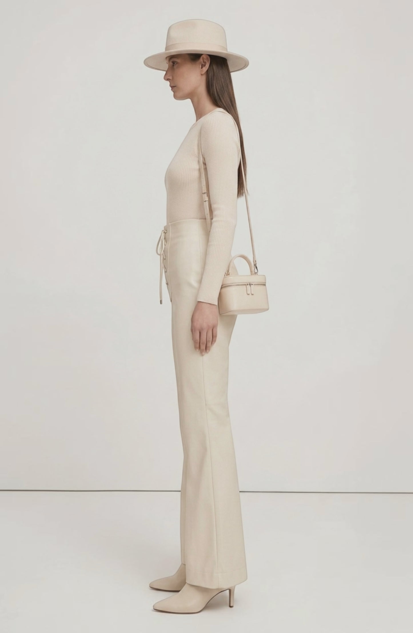 LORVENE Line Mode Pants shown from the bottom right pose, featuring sleek design and tailored fit in a modern style.