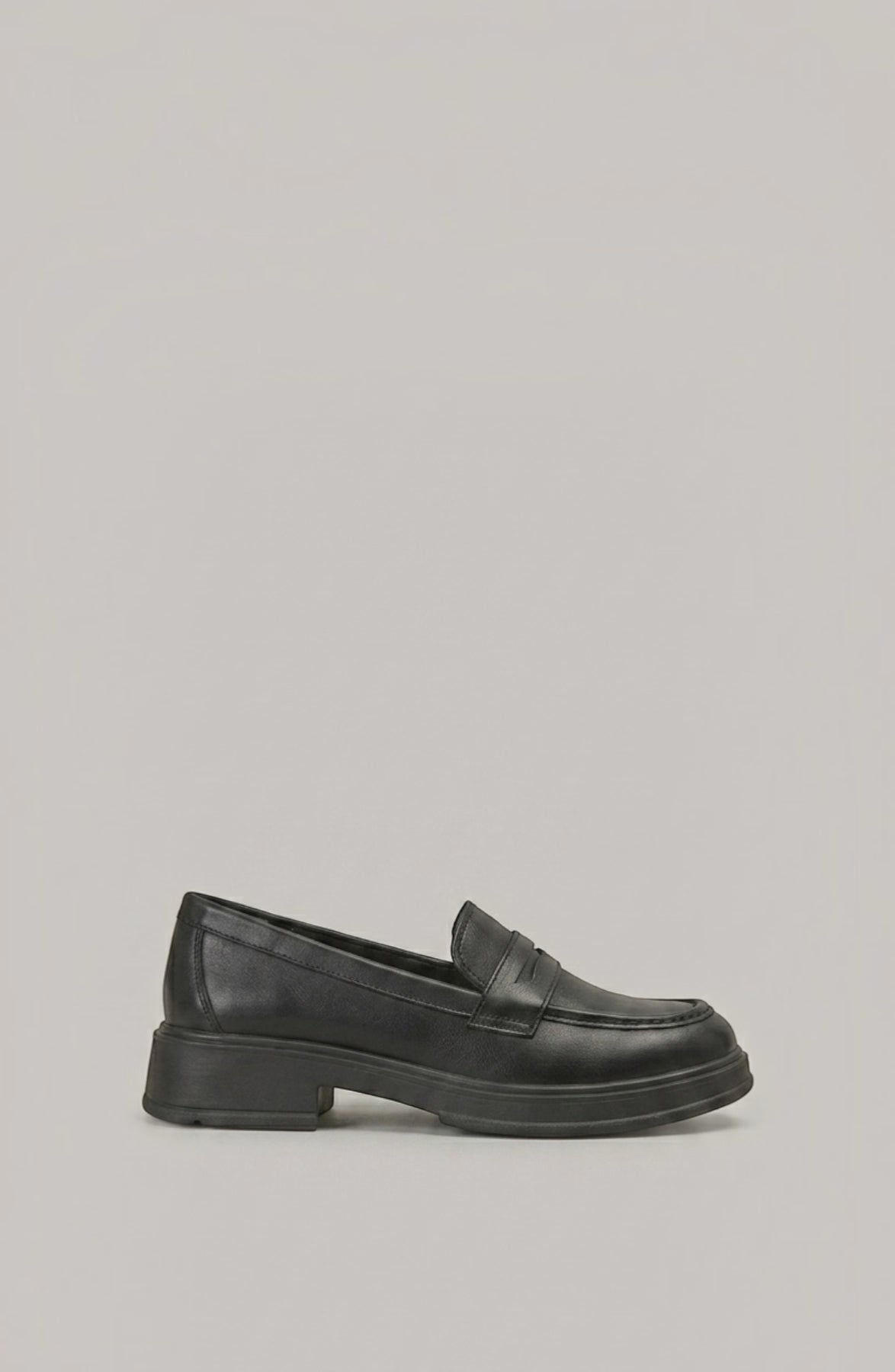 Calm Curve Loafers