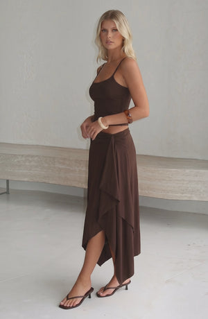 LORVENES summer 2025 two-piece set with solid camisole top and ruffled irregular skirt, stylish and vibrant for warm weather.