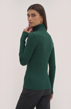 LORVENE Pure Soft Polyester High Neck in black, close-up of the smooth, high-neck fabric design for cozy winter wear