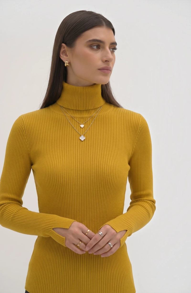 LORVENE Pure Soft Polyester High Neck in neutral color, close-up of the fabric and high collar detail
