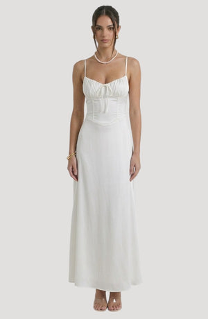 LORVENE Pure Ruffle Maxi dress with flowing fabric and ruffled hem, stylish and elegant women's maxi dress.