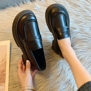 Calm Curve Loafers - LORVENES