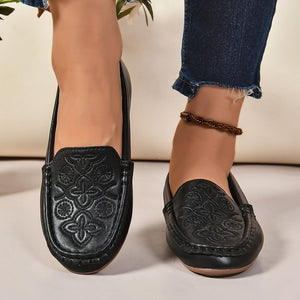 Bestickte weiße Komfort-Slipper