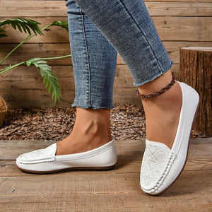 Bestickte weiße Komfort-Slipper