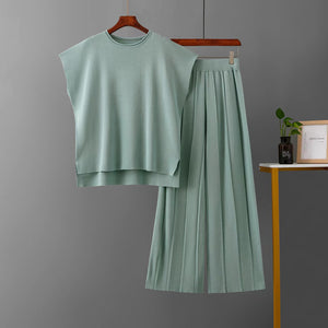 Koreanischer schicker Temperament-Pullover mit Rundhalsausschnitt und weiten Fledermausärmeln + Freizeithose mit hoher Taille und weitem Bein im Anzug