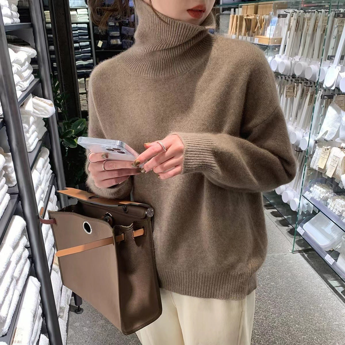 LORVENE Luxe Rib Turtleneck