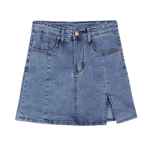 LORVENE Chic Chic skirt in stylish design, featuring a fitted waist and flowing fabric, perfect for casual or dressy occasions.