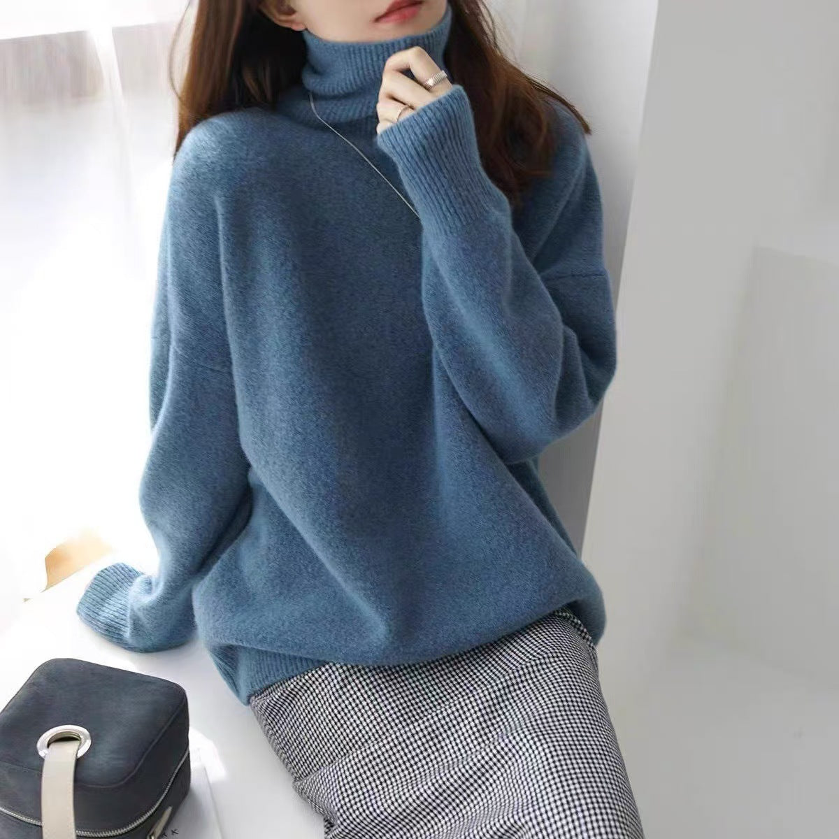 LORVENE Luxe Rib Turtleneck