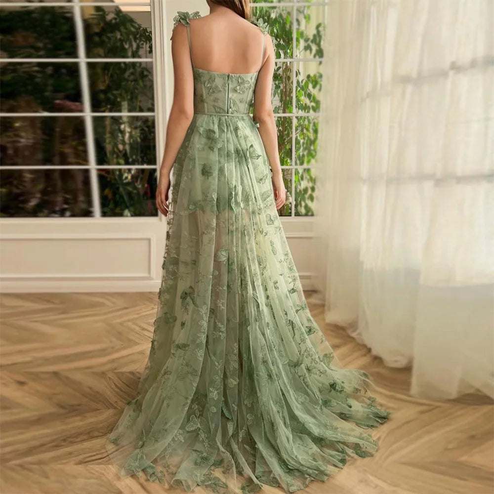 LORVENES elegant sleeveless maxi dress in flowing fabric, featuring a fitted bodice and long skirt for a sophisticated look