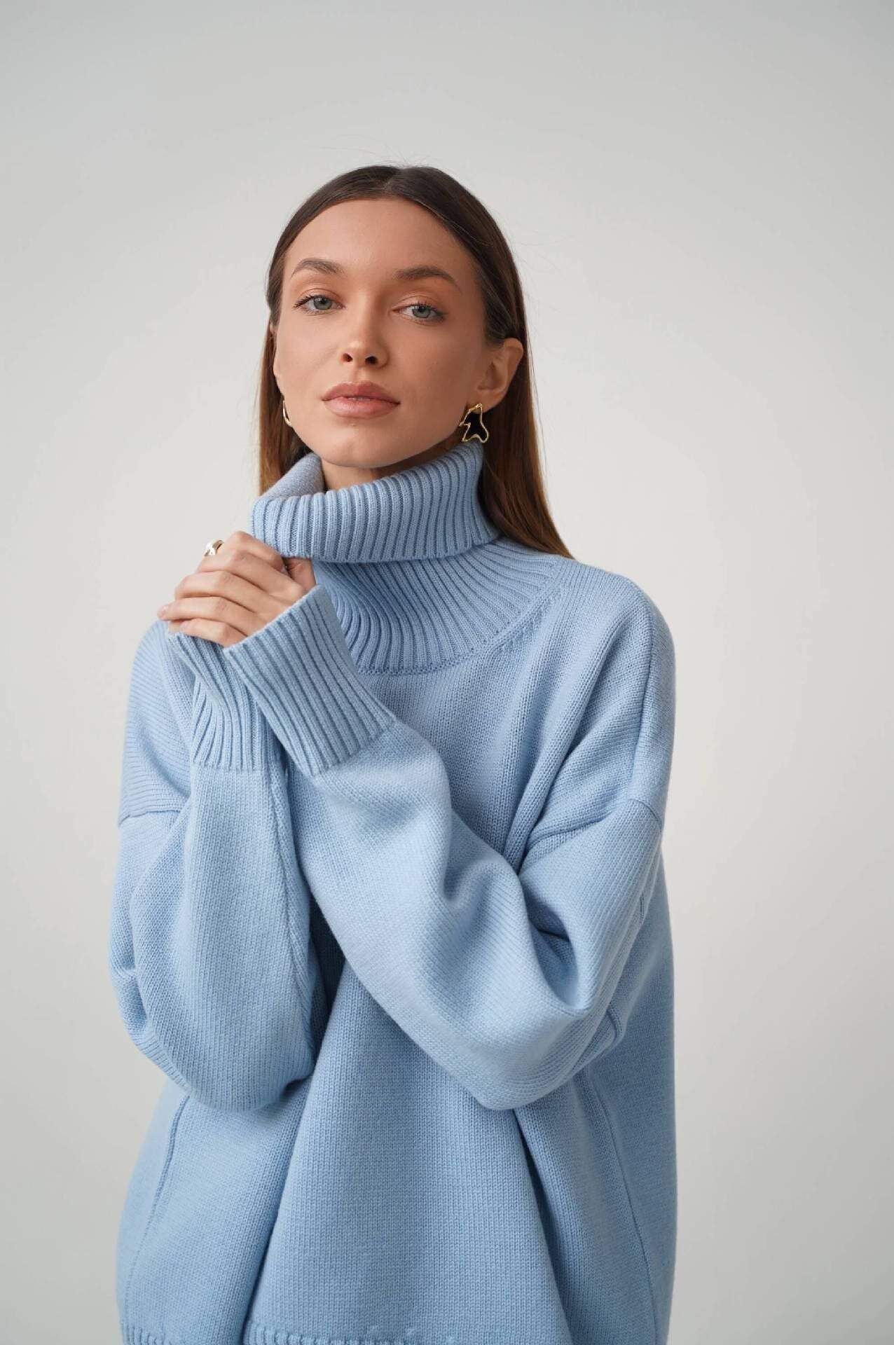 LORVENE Timeless High Neck Knit