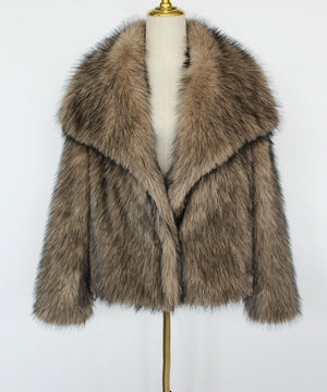 LORVENES faux fur coat for women, short woolen style, suitable for autumn and winter, with a plush, luxurious look.