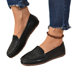 Bestickte weiße Komfort-Slipper