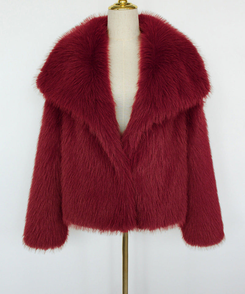 LORVENES women's faux fur coat in cream with short woolen style, suitable for autumn and winter, cozy and fashionable.
