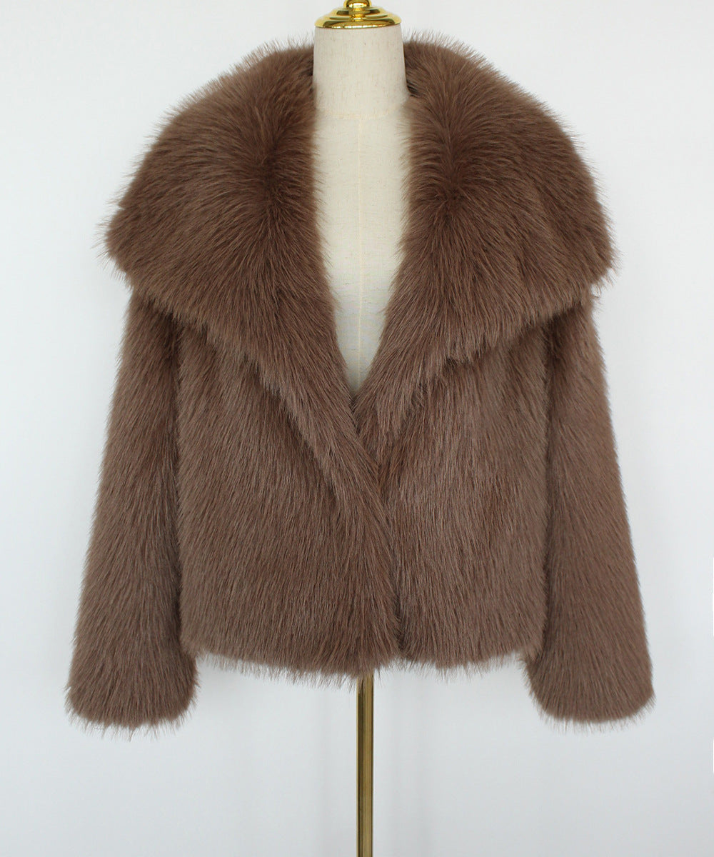 LORVENES women's faux fur coat with short woolen design, ideal for autumn and winter, showcasing plush artificial fur in a stylish top.