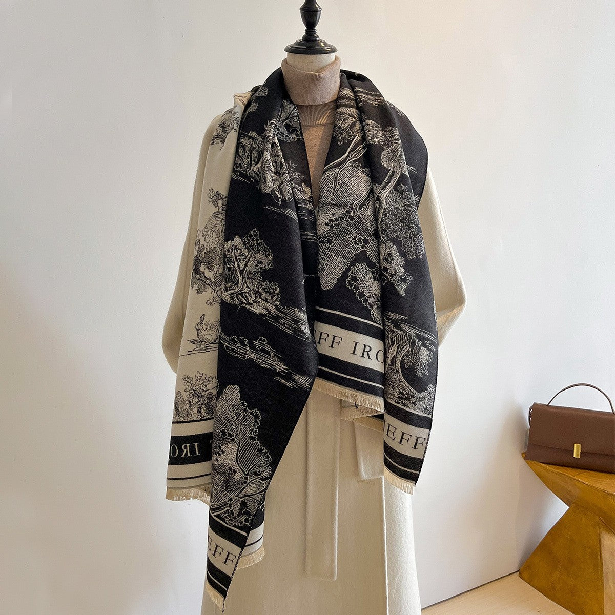 LORVENES Bee Jacquard Cashmere Touch Shawl