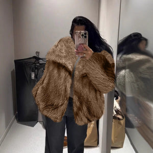 LORVENES women's faux fur coat in cream, short woolen style, suitable for autumn and winter, with a plush, stylish design.