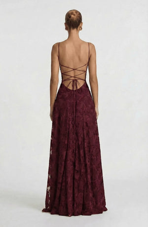 LORVENES sexy flowy bridal dress with elegant fabric and delicate design, perfect for a romantic wedding look.