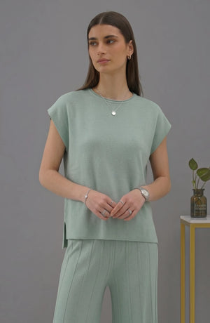 Koreanischer schicker Temperament-Pullover mit Rundhalsausschnitt und weiten Fledermausärmeln + Freizeithose mit hoher Taille und weitem Bein im Anzug