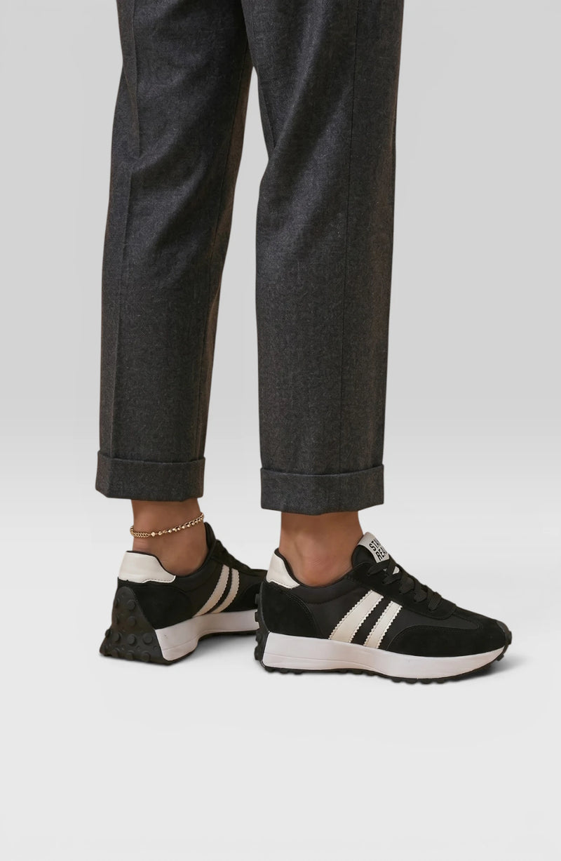 LORVENES Chunky Platform Sneakers featuring a bold sole, stylish design, and casual fit, perfect for trendy streetwear looks.