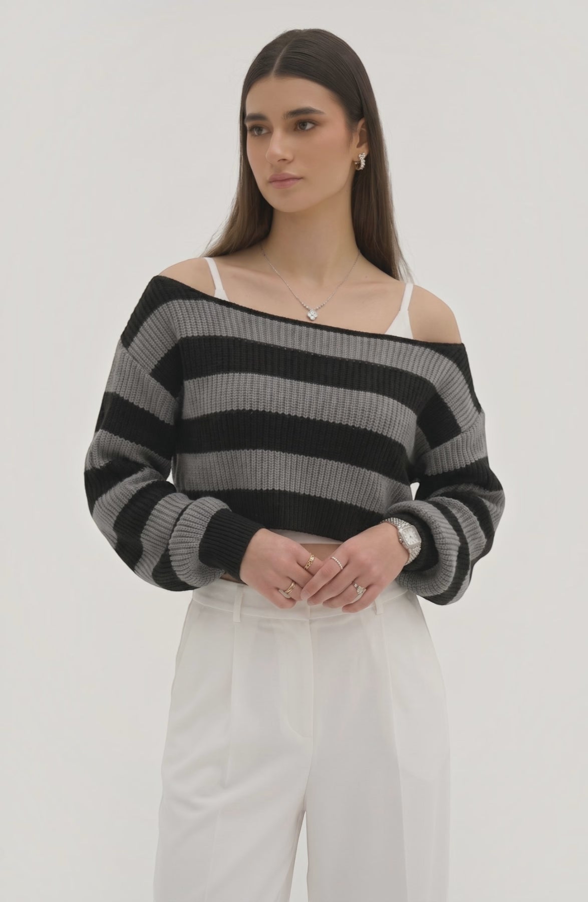 Timeless Short Knit Pullover