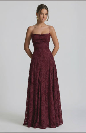 LORVENES sexy flowy bridal dress with delicate lace details and a flowing silhouette, perfect for a wedding or special occasion.