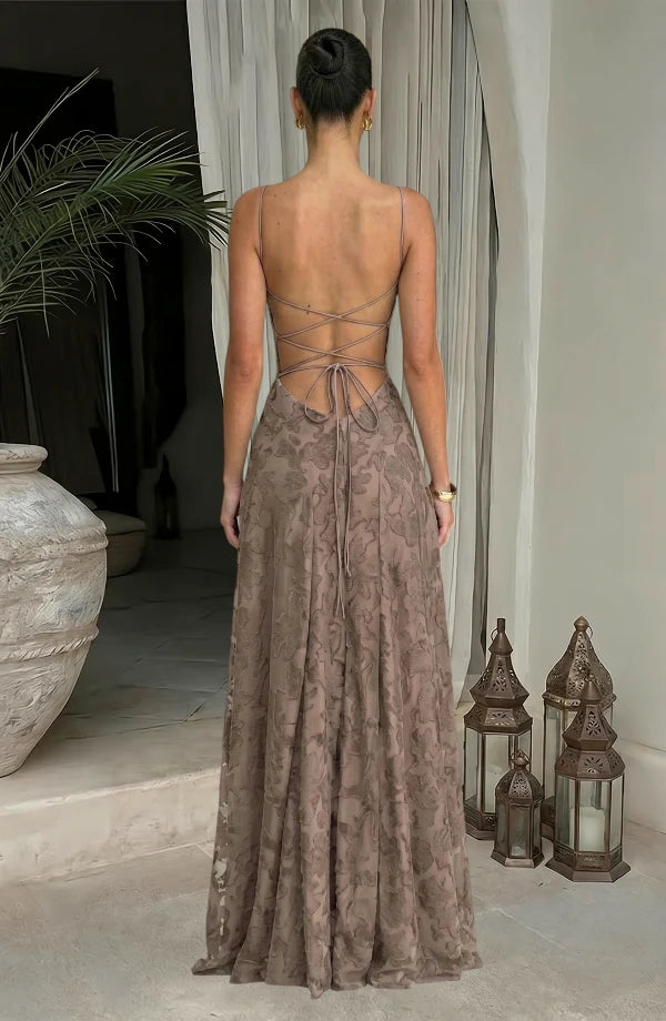 LORVENES sexy flowy evening dress in elegant fabric, featuring a flattering silhouette and stylish design for formal occasions.