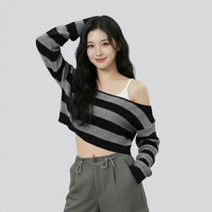 Zeitloser kurzer Strickpullover