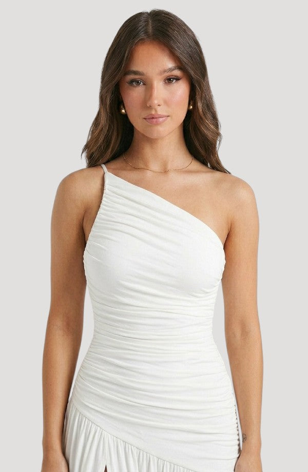 LORVENES white one-shoulder ruched tulle puff frock with a thigh-high slit, perfect for formal evenings.