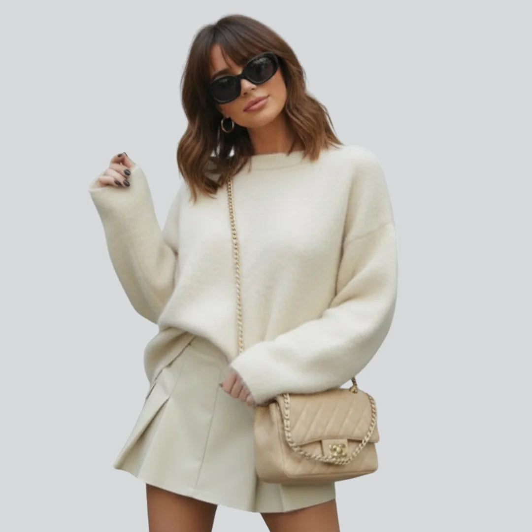LORVENE textured knit pullover in soft fabric, featuring a cozy, ribbed design and a round neckline.