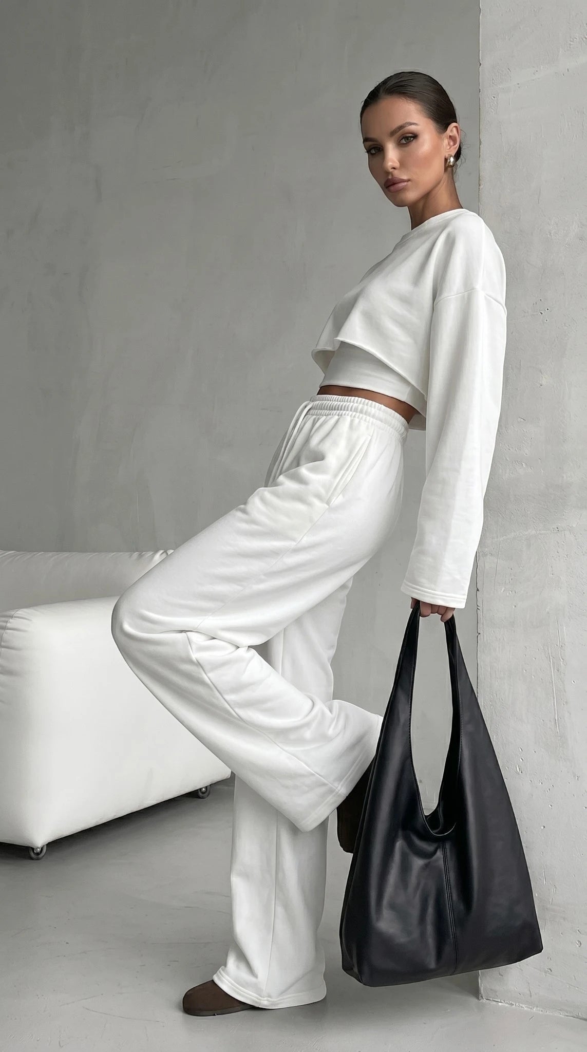 Lässiger Sweater-Anzug für Damen 2023 Mode Pullover Langarm Nabel-Sweater + Trägerhose mit geradem weitem Bein, dreiteiliges Set