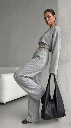 Lässiger Sweater-Anzug für Damen 2023 Mode Pullover Langarm Nabel-Sweater + Trägerhose mit geradem weitem Bein, dreiteiliges Set