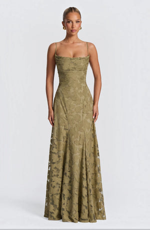 LORVENES sexy flowy bridal dress with delicate fabric and elegant design, perfect for a romantic wedding ceremony.